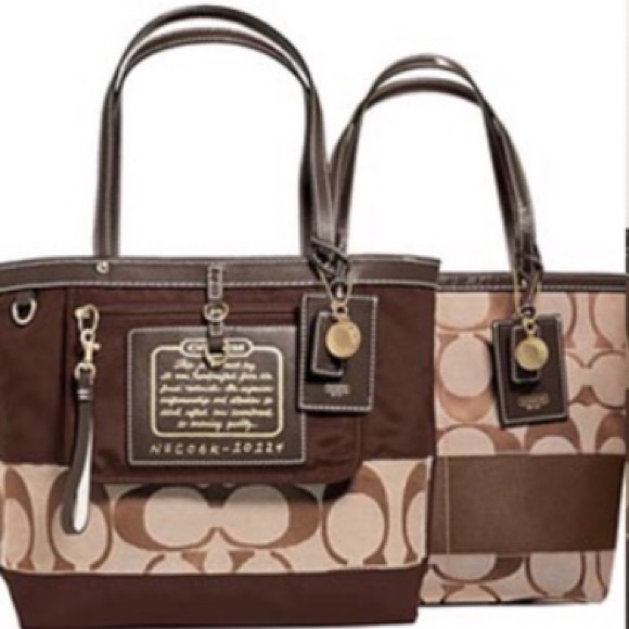 Authentic coach purse - Picture 2 of 8